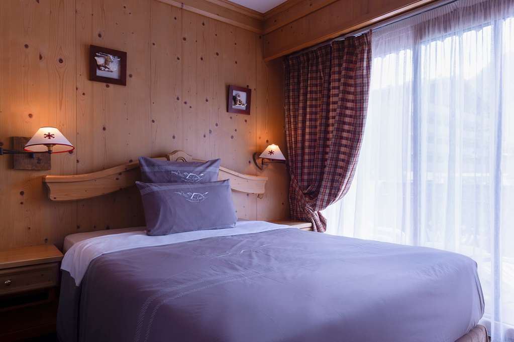 Ogmacchi Hotel Chatel Room photo