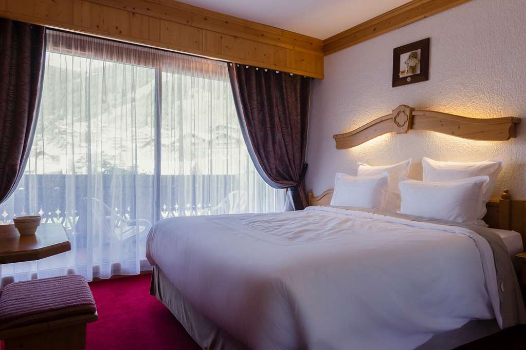 Ogmacchi Hotel Chatel Room photo