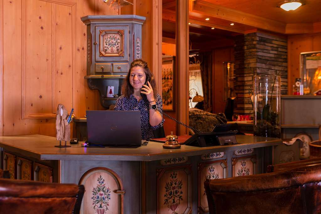 Ogmacchi Hotel Chatel Interior photo